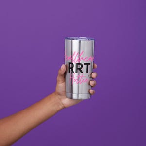 Healthcare Hottie RRT, presente para terapeuta respiratório, caneca de viagem térmica Vagobond de 20 oz
