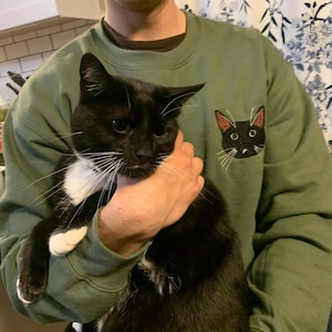 Pet Embroidered Sweatshirt Using Photo, Custom Dog Sweater, Embroidered Cat Crewneck gift for Pet Owner, Dog mom Gift for Cat Lover