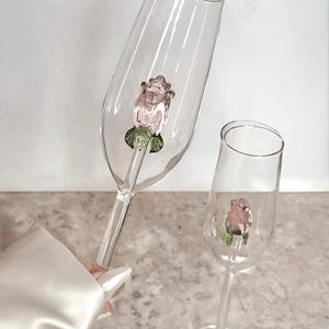 Copa de vino rosado de cristal única: un regalo de lujo para aniversarios y eventos especiales