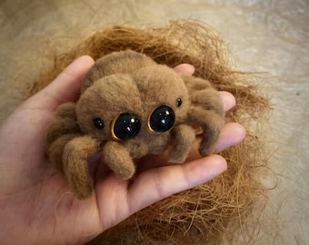 Handmade Wool Felt Spider 'Lucas' – Realistic Fluffy Needle Felted Spider Plush, Holiday Decoration, Creative Gift, Felt Animal Collection