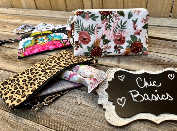 Makeup Bag - Personalized Cosmetic Bags - over 200 Fabric Choices - Toiletry Bag - Small Zipper Pouch