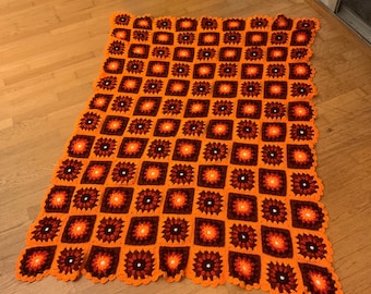 Vintage 70er Jahre Orange und Braun Oma Quadratische Afghanische Decke 47" x 80"