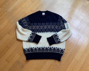 Jersey de esquí vintage de los años 70 y 80 de St Michael, fabricado en el Reino Unido, con estampado Fair Isle, de mezcla de lana azul y crema con copos de nieve, talla 42 para hombre.
