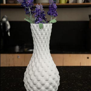Modern Flower Vase – Minimalist Decor- 9&quot; Flower Vase. Modern Decor Multiple Colors Available
