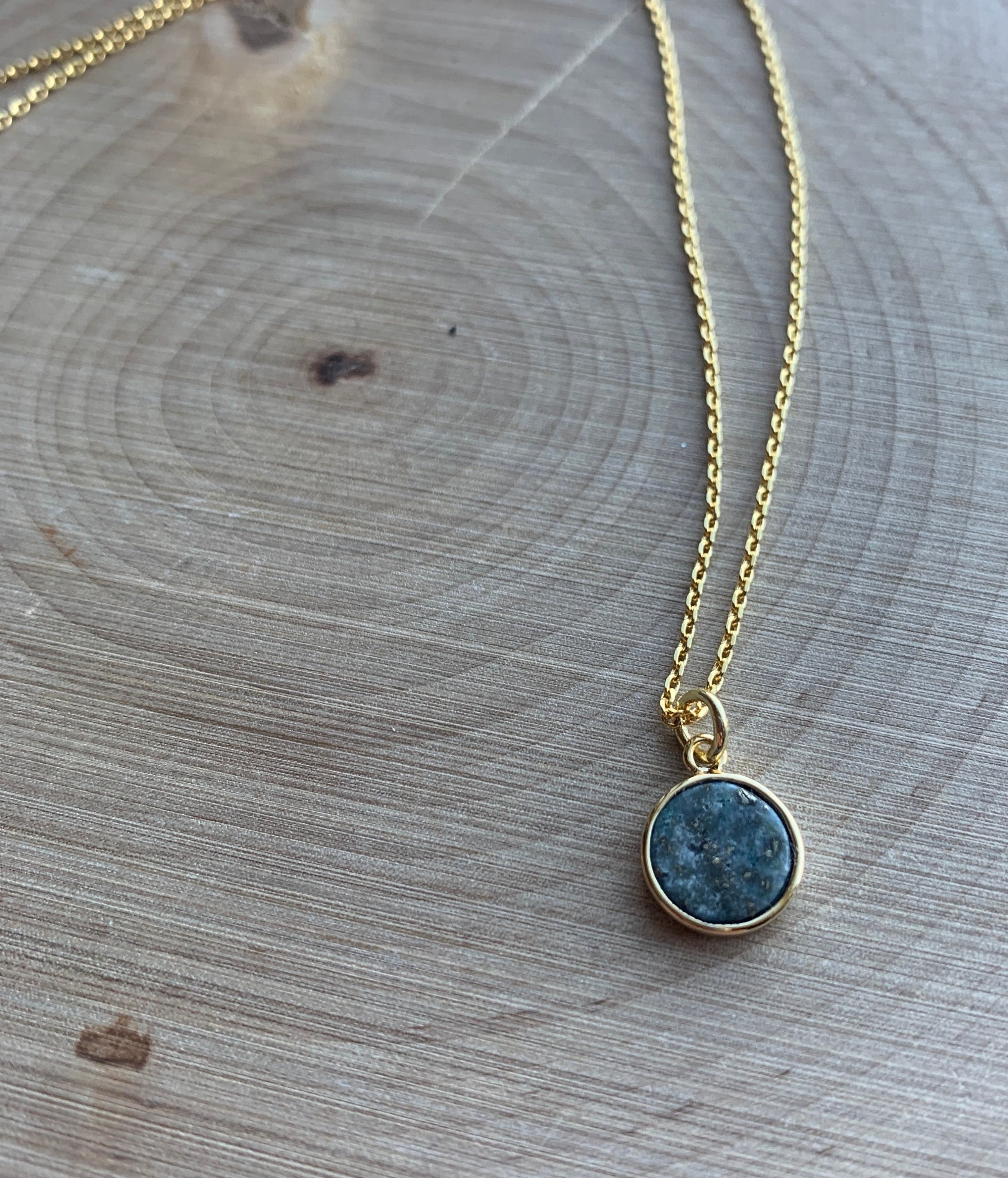 Cambridge Style Lapiz Necklace - Etsy 