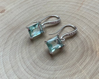 Orecchini blu-verdi in stile principessa del Galles