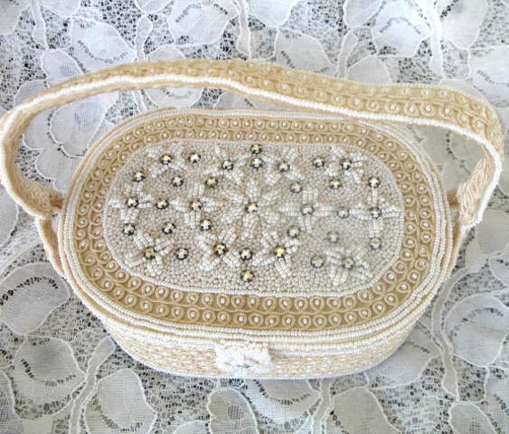 Vintage Beaded Box Purse ~ White & Off White with… - image 2