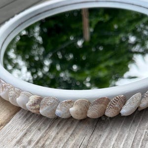 Beach Decor Seashell round mirror, Nautical Decor, Coastal Decor Shell mirror, Coastal Decor Beach