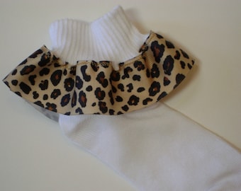 Calcetines con volantes y cinta de diseño animal, estilo boutique personalizado.