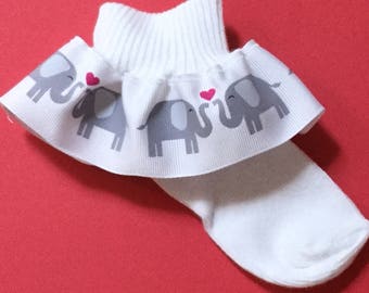 Calcetines con volantes y cinta de elefante