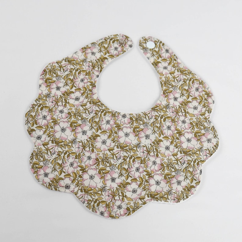 Flower bib pattern, PDF sewing pattern, baby bib pattern, newborn baby sewing pattern, DIY baby image 3