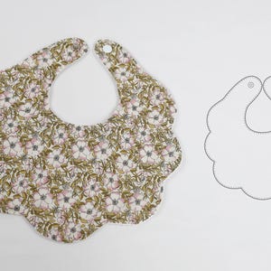 Flower bib pattern, PDF sewing pattern, baby bib pattern, newborn baby sewing pattern, DIY baby image 2