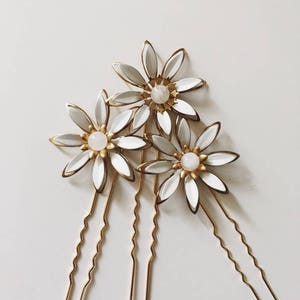 Mod daisy pins, large set of 3, 1606 image 6