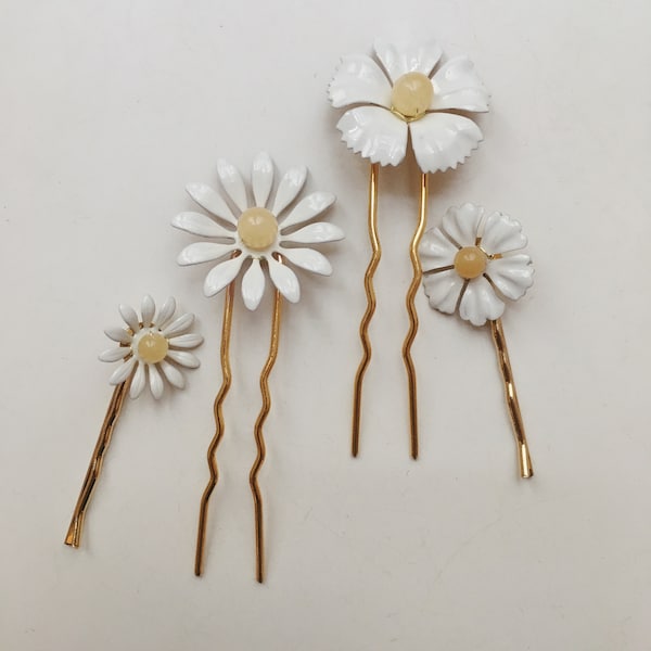 Daisy pins