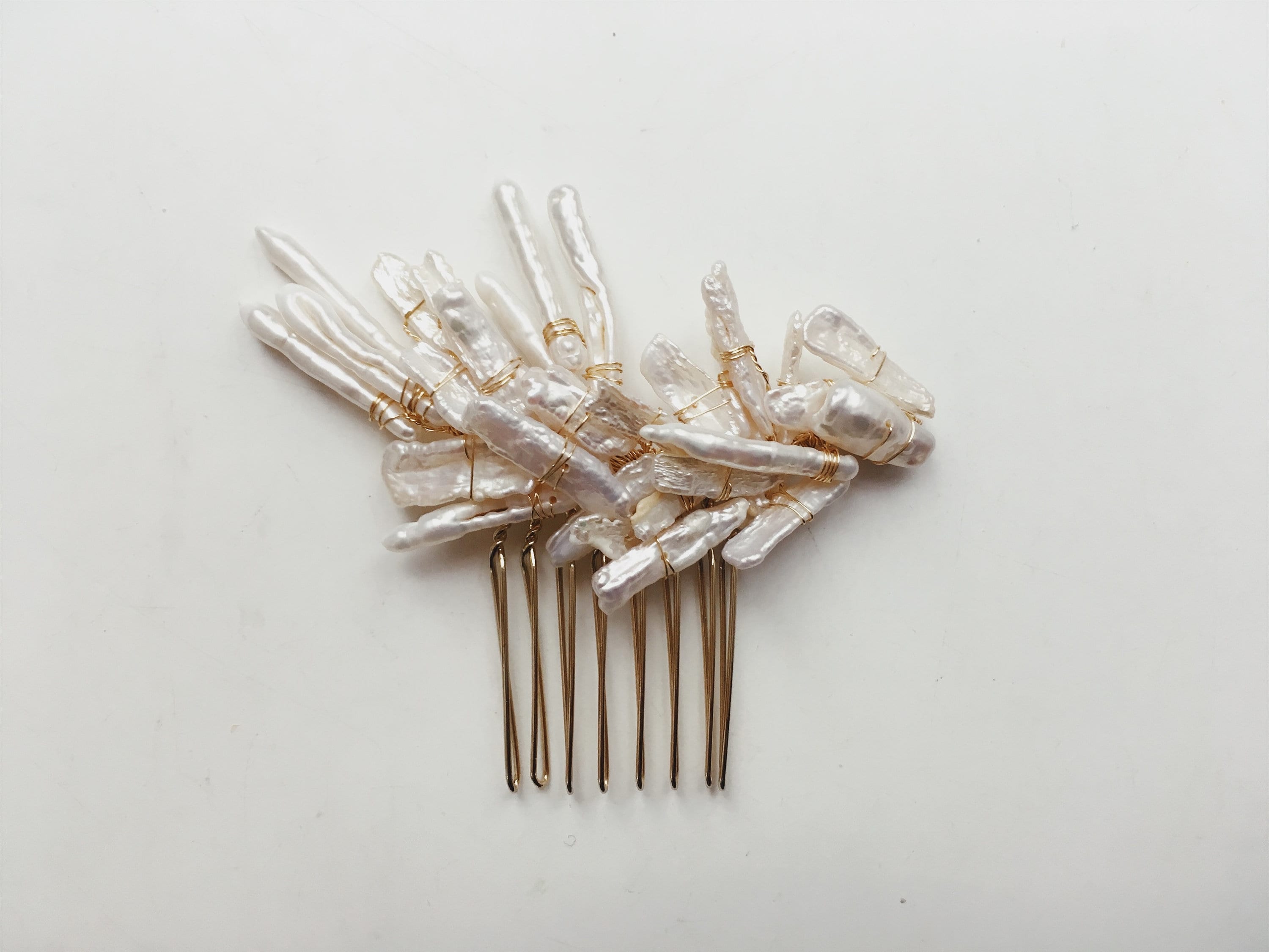 ヘアアクセサリー Monday Edition _ MJxME Baroque Pearl Bloom Comb-Pin 937-pearl-bridal-hairpin-comb-