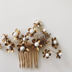 Miniature mod daisy comb, 1605 image 3