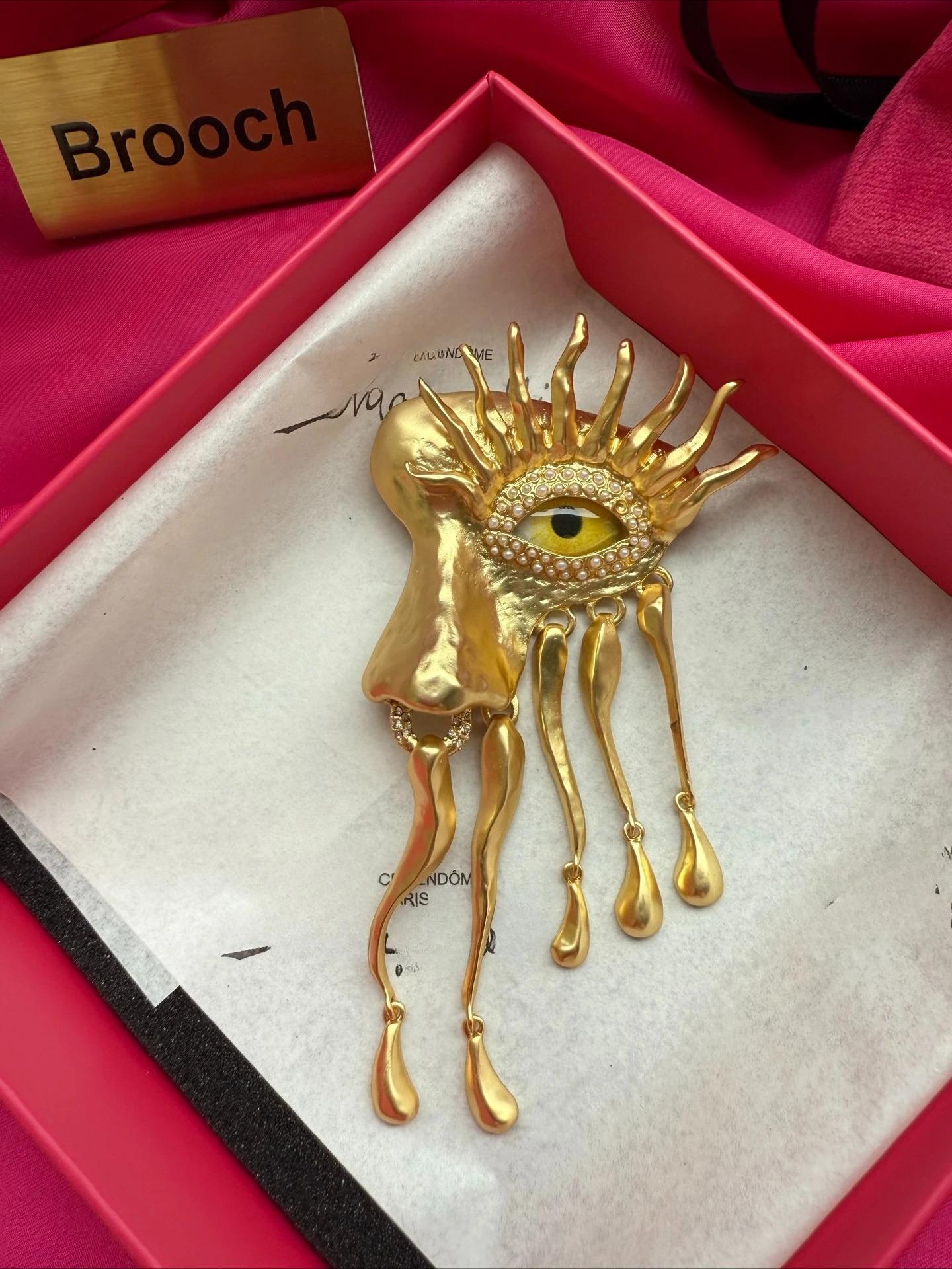 Schiaparelli Clip On - Etsy