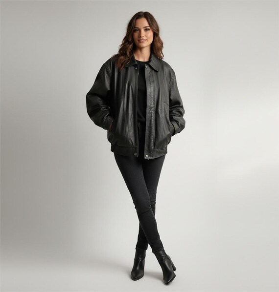 Vintage 90s Black Leather Bomber Jacket for Women - Oversized Y2K
