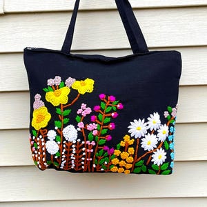 Bolsa de mano con bordado floral: bolsa ecológica con cremallera hecha a mano