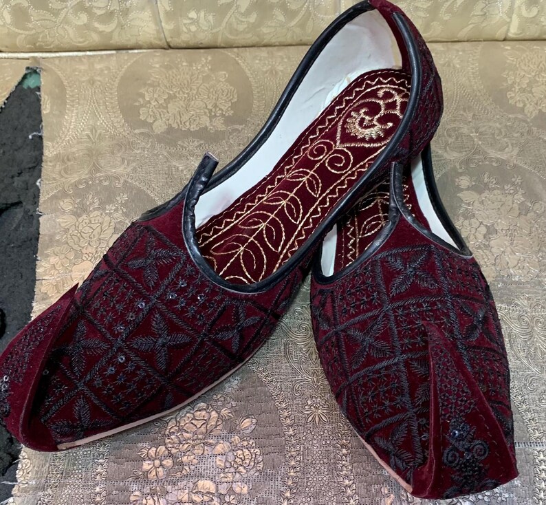 Handmade Men's Khussa Shoes – Traditional Indian Pakistani Punjabi Wedding & Party Footwear image 4