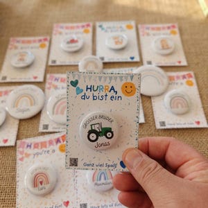 Calamita o Spilla Fratello Sorella Maggiore – Personalizzata con Nome | Regalo Fratelli | Big Sister Big Brother Pin | Handmade Germany