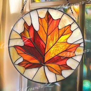 Ahornblatt-Buntglas-Sonnenfänger, Herbst-Fenster-Hänge-Dekor, runde Glasblatt-Verkleidung, kanadische Natur Geschenk für gemütliche Häuser