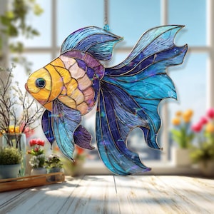 ステンドグラスパネル【金魚】 金魚と太陽のステンドグラスパネル - 鮮やかな水生生物をテーマにした