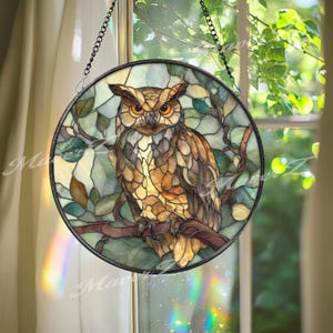 Owl Stained Glass Suncatcher, Brown Forest Bird Round Window Panel, Woodland Animal Nature Decor for Rustic Cabin or Bird Lovers