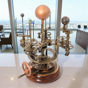 Personalised Handcrafted 18-Inch Mechanical Orrery – Solar System Model with Moving Planets and Bronze Gears