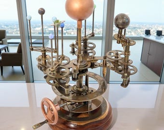 Personalised Handcrafted 18-Inch Mechanical Orrery – Solar System Model with Moving Planets and Bronze Gears