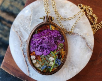 Wildflower Wood Necklace, Terrarium, Resin and flowers, Nature Jewelry