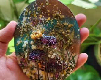 Wildflower Ornament,  Mini Wall Hanging, Resin, Preserved Flowers, Pressed Flowers, Garden Ornament, Painting