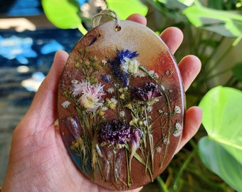 Wildflower Ornament,  Mini Wall Hanging, Resin, Preserved Flowers, Pressed Flowers, Garden Ornament, Painting