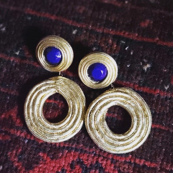 Vintage 1990s 1980s Gold Blue Round Dangle Clip o… - image 1