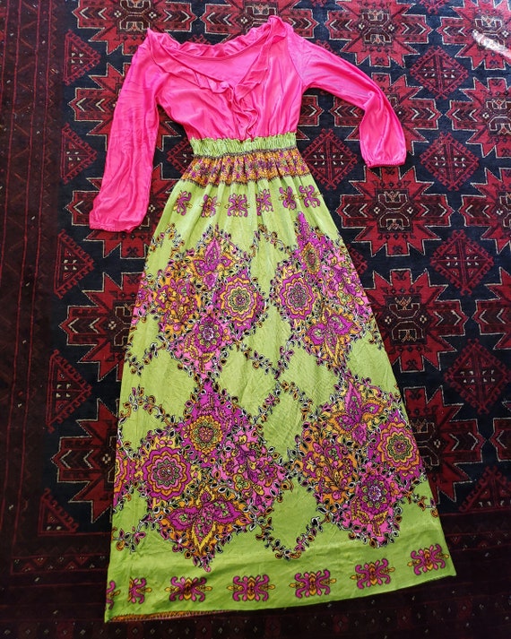 Amazing Bright Pink Green 1970s Hippie Funky Flor… - image 4