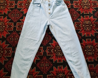 1990s 1980s Light Wash Bonjour Skinny Straight leg High waisted exposed button Blue Jeans
