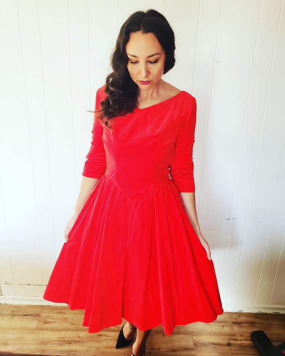 GoRgEoUs Vintage 1950s Bright Red Velvet Elegant … - image 2