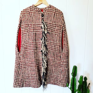 Awesome Vintage Red Grey Cream Tweed Plaid 1960s Classic Jacket Coat Cape Poncho