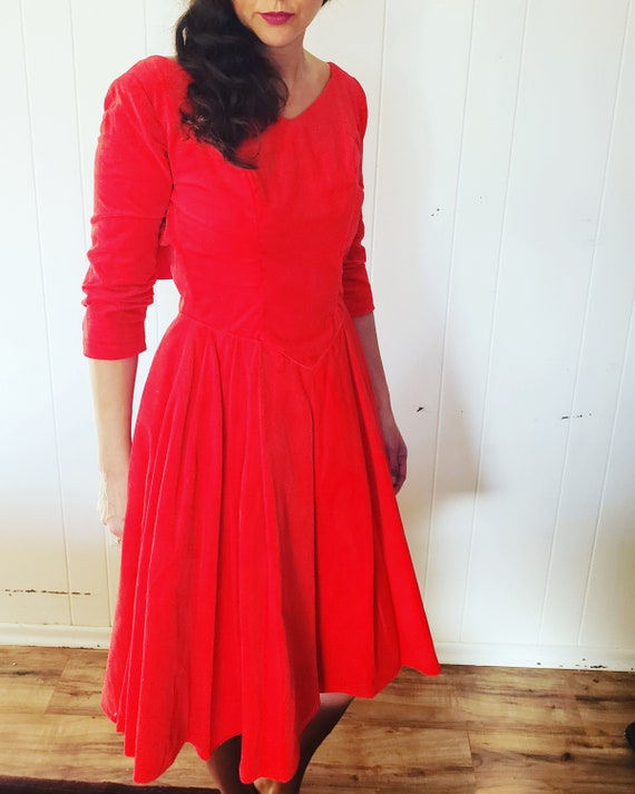 GoRgEoUs Vintage 1950s Bright Red Velvet Elegant … - image 3