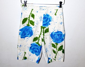 Adorable 1960s Bright Blue Floral Capri Shorts