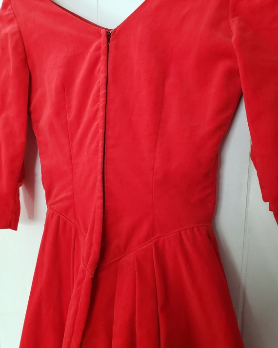 GoRgEoUs Vintage 1950s Bright Red Velvet Elegant … - image 6