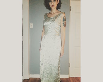 Beautiful light Green Mint Elegant 1950s Pearl embellished Dress Gown