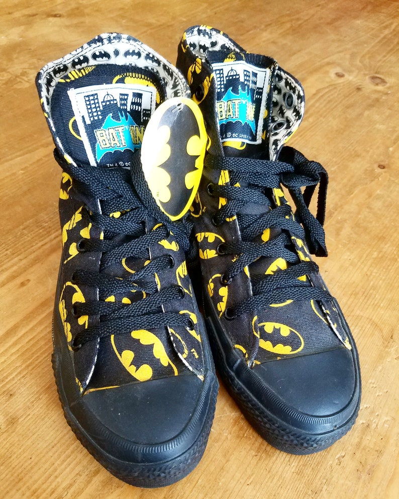 converse batman glow in the dark