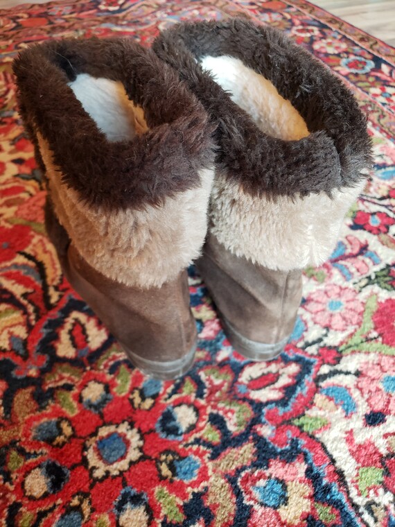Great 1970s Brown Fur and Suede Snow Winter Boots - image 4
