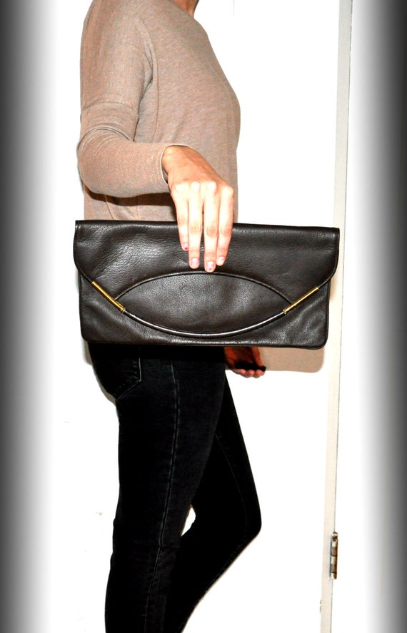 1960s Adorable MOD  Brown Leather Hand Bag