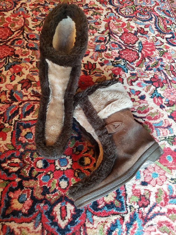 Great 1970s Brown Fur and Suede Snow Winter Boots - image 3