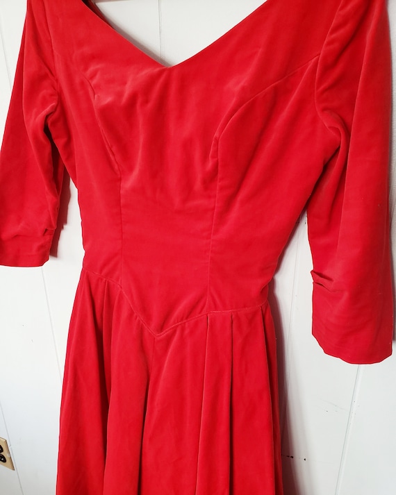 GoRgEoUs Vintage 1950s Bright Red Velvet Elegant … - image 8