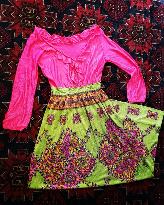Amazing Bright Pink Green 1970s Hippie Funky Flor… - image 9