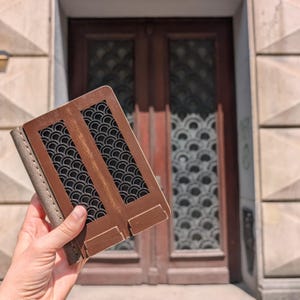 Libreta marrón con forma de puerta, regalo para él o para ella, libro de aventuras personalizado, cuaderno de bocetos de madera, libreta de bolsillo, álbum de recortes, libro de firmas de boda