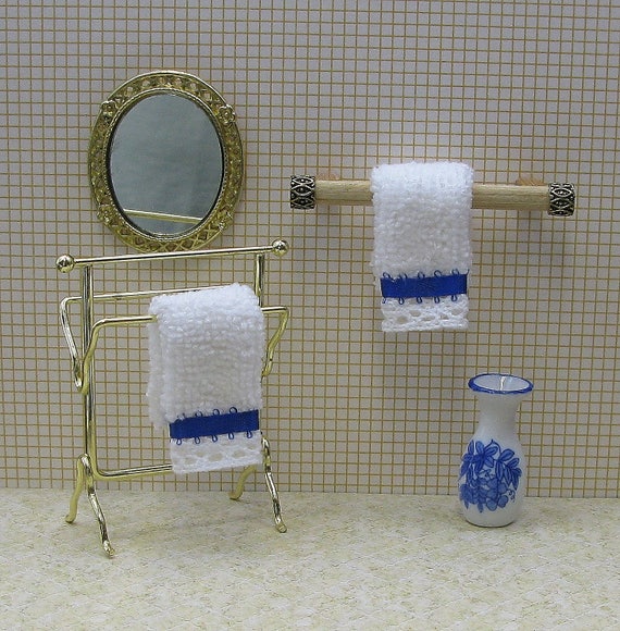 bathroom dollhouse